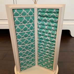 Rotating Jewelry Holder